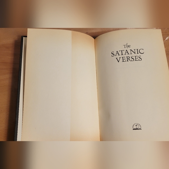 VTG 1989 The Satanic Verses by Salman Rushdie HC w/DJ Good Condition Viking - Picture 11 of 16